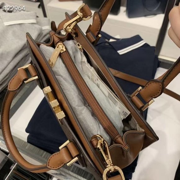 SALE!!!!!! Michael Kors Mott MD Satchel Messenger - Picture 5 of 5